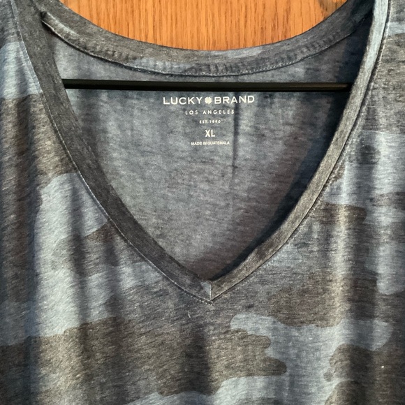 Lucky Brand Blue Gray Camo Short Sleeve Tee Sz XL - Picture 2 of 2
